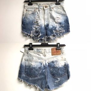 LEVI’s Dip Dye Cut Off Denim Shorts High Waist 28